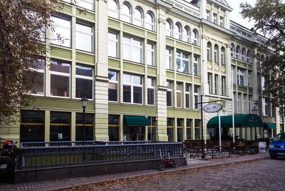 Biuro Pod Złotym Dębem