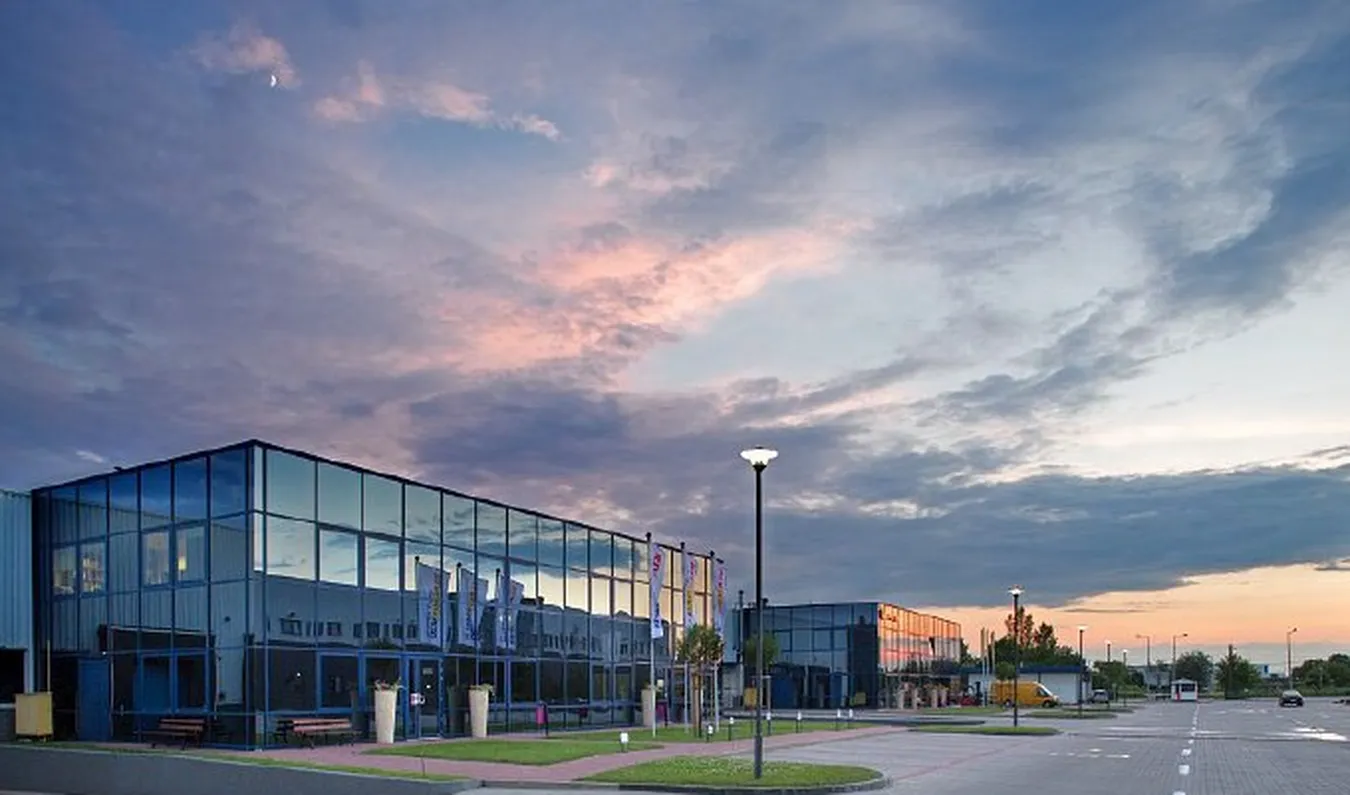 Biuro Manhattan Distribution Center