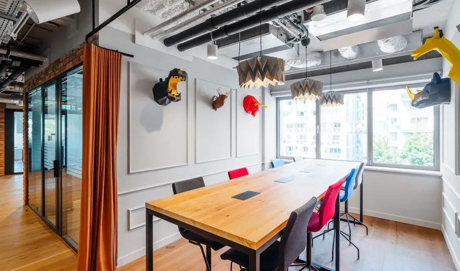 Biuro Adgar Rennaisance Tower