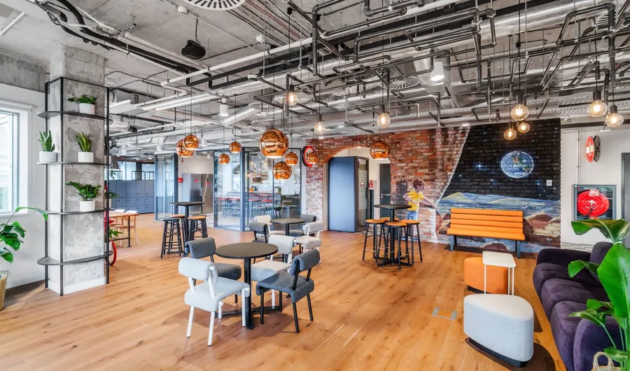 Biuro Adgar Rennaisance Tower