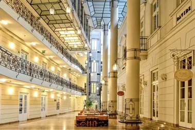 Dom Dochodowy o Trzech Frontach